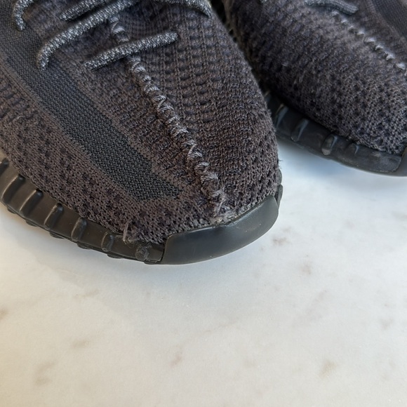 YEEZY sneaker - Picture 9 of 11